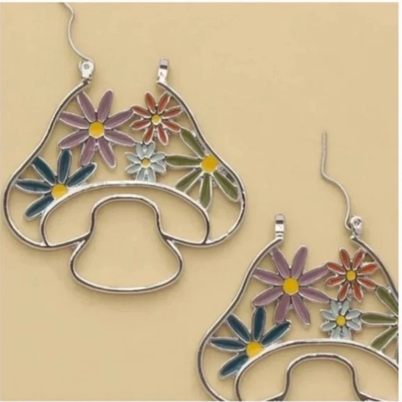 ❤️ FREE Mushroom Outline Plant Flower Floral Hippie Artsy Chic Hip Earrings - Picture 1 of 4
